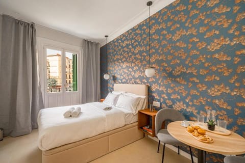Bed, Photo of the whole room, Dining area, Bedroom