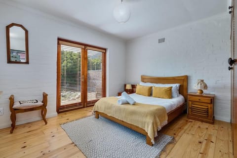 French Styled Family Cottage in Hout Bay Apartment in Cape Town