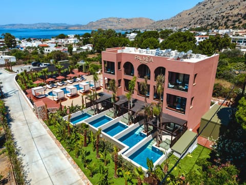 Property building, Swimming pool, Swimming pool