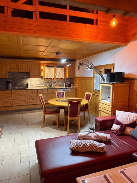 Dining area, kitchen