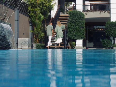 Property building, Day, Pool view, Swimming pool
