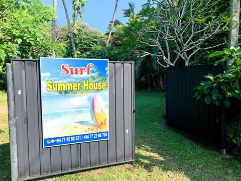 Garden, Logo/Certificate/Sign, Garden view, Street view