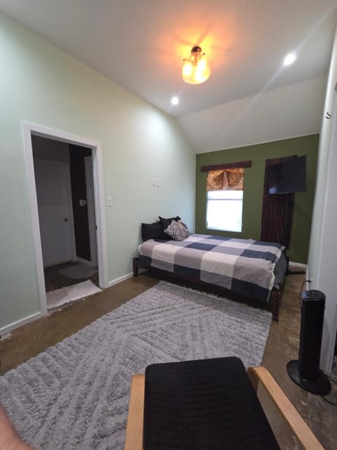 Shower, Patio, Restaurant/places to eat, Children play ground, Darts