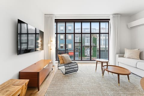 TV and multimedia, View (from property/room), Living room, Seating area, air conditioner