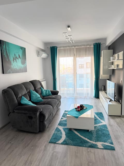 TV and multimedia, Living room, Photo of the whole room, Seating area