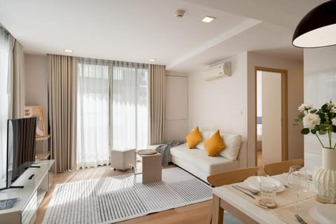TV and multimedia, Living room, Photo of the whole room, air conditioner
