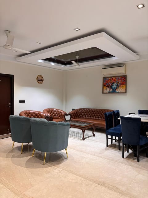 TV and multimedia, Living room, Seating area, air conditioner