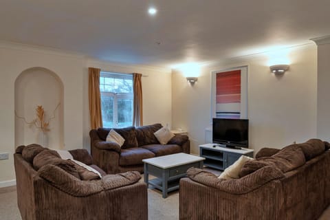 Communal lounge/ TV room, Living room