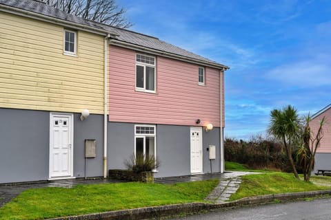 Property building, Spring, Off site, Day, Street view