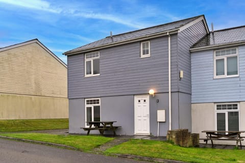 Property building, Off site, Day