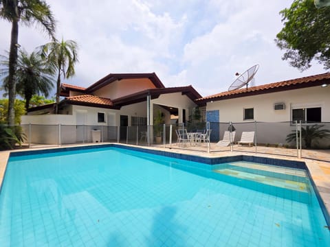 Day, Pool view, Swimming pool, sunbed