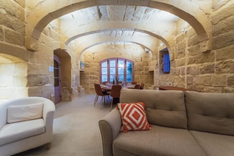 San Lawrenz Farmhouse Rustic Retreat with Pool Villa in Malta