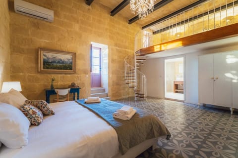 San Lawrenz Farmhouse Rustic Retreat with Pool Villa in Malta