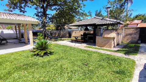 BBQ facilities, Garden, Kitchen or kitchenette, Garden view