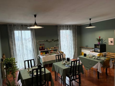 Food and drinks, Dining area