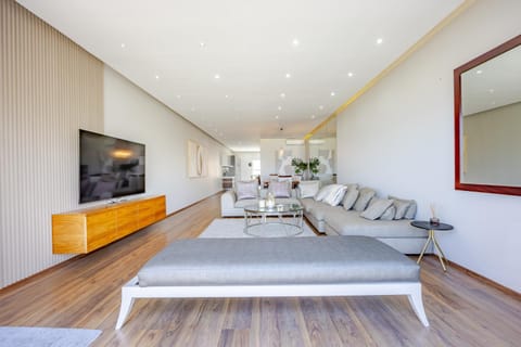 Luxury Camps Bay Getaway House in Camps Bay