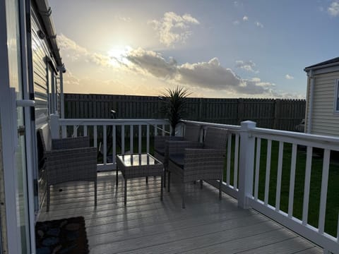 Coastal Beachfront Caravan Campground/ 
RV Resort in Tendring District