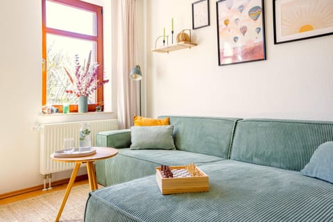 TV and multimedia, Living room, Seating area, Evening entertainment