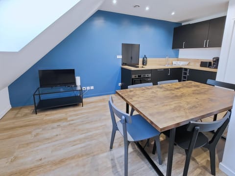 Kitchen or kitchenette, Living room, Dining area, stove