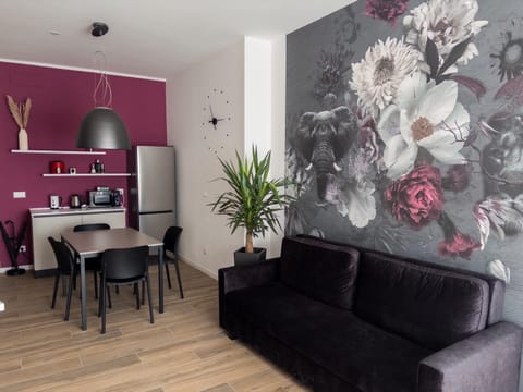 Seating area, Dining area