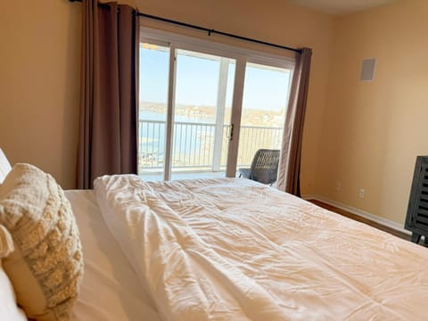 Sunshine&Shoreline-LakefrontDog Days Condo 3BD2BA House in Osage Beach