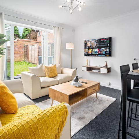 Living room, Seating area, Dining area