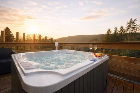 Hot Tub, Mountain view