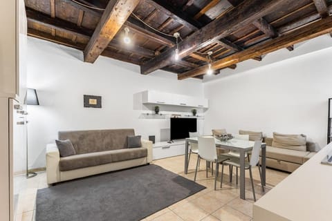 TV and multimedia, Kitchen or kitchenette, Seating area, Dining area