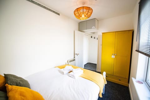 Bed, Photo of the whole room, Bedroom, wardrobe