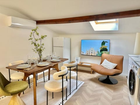 Communal lounge/ TV room, Kitchen or kitchenette, Dining area