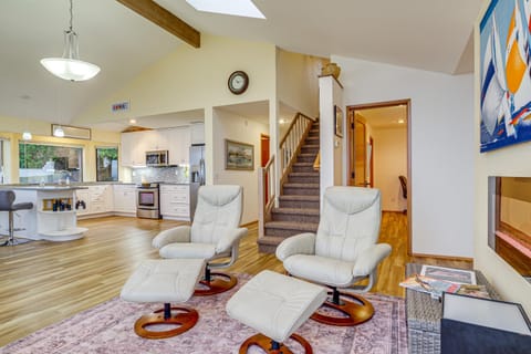 Uninterrupted Water Views! Whidbey Island Getaway House in Greenbank