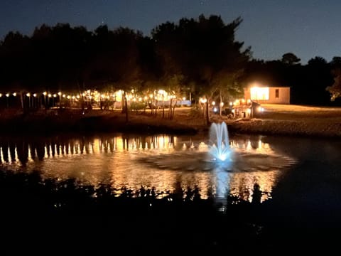 The Lodges at Fossil Creek Farm Stay in Lake Texoma