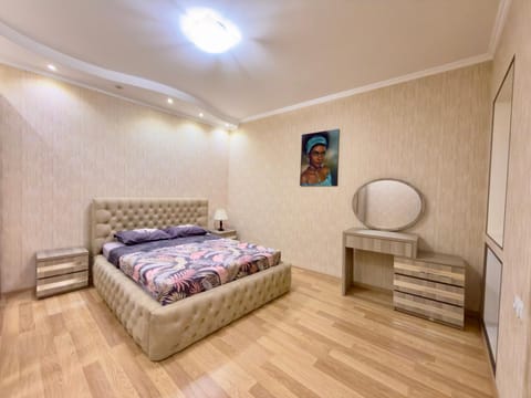 Bed, Living room, Photo of the whole room, Bedroom