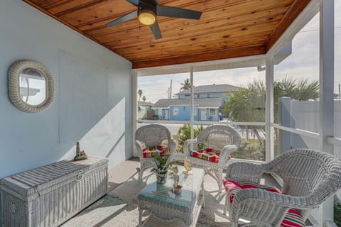 Steps to Madeira Beach! Family Getaway with Hot Tub House in Madeira Beach