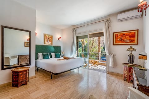 Bed, Photo of the whole room, Seating area, Bedroom, air conditioner