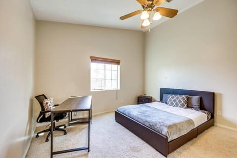 4BR • Private Yard • Grill • Near Joshua Tree House in Yucca Valley