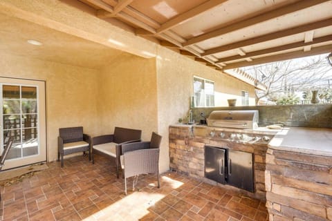 4BR • Private Yard • Grill • Near Joshua Tree House in Yucca Valley