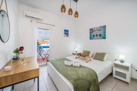 Bed, Bedroom, towels, air conditioner