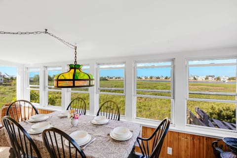 Sunrise Paradise House in Newburyport