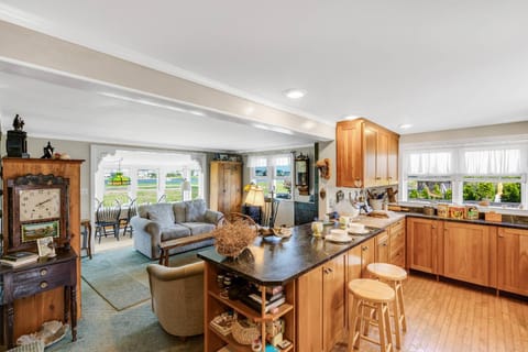 Sunrise Paradise House in Newburyport