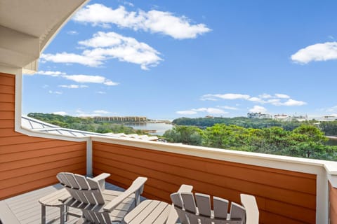 Day, Summer, View (from property/room), Balcony/Terrace, Seating area, Lake view