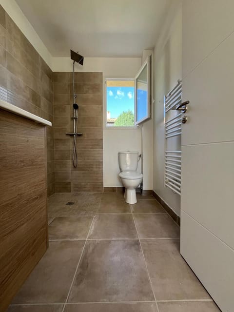 Villa cozy avec Jardin Terrasse et Parking Villa in Gréoux-les-Bains