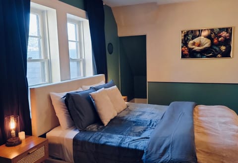 The Owl Room at Stag and Sparrow Vacation rental in Salem