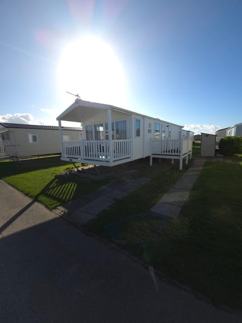 Property building, Day