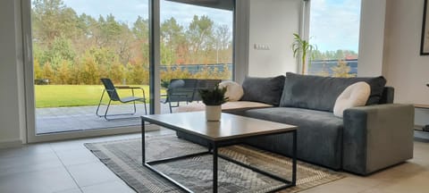 Patio, Day, Garden, View (from property/room), Balcony/Terrace, Living room, Seating area, Garden view