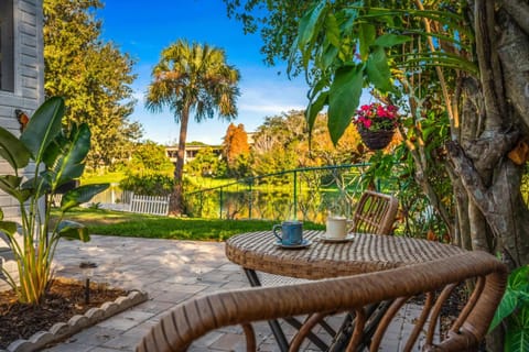 NEW Waterfront Heated Pool Dogs Allowed Near Beach Family House in Largo