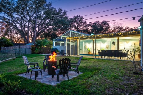 NEW Waterfront Heated Pool Dogs Allowed Near Beach Family House in Largo