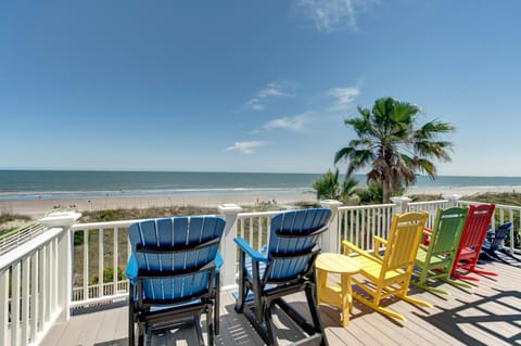 Casa Margarita Oceanfront, 10BD, Private Pool and hot tub, Elevator House in Isle of Palms