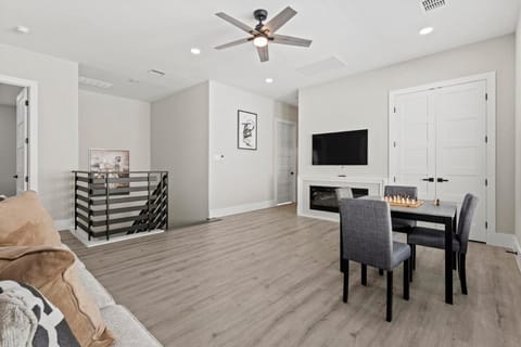 Communal lounge/ TV room, TV and multimedia