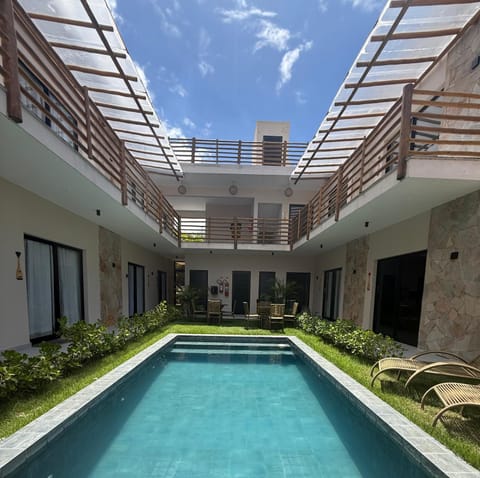 Property building, Garden view, Pool view, Swimming pool, Swimming pool, sunbed